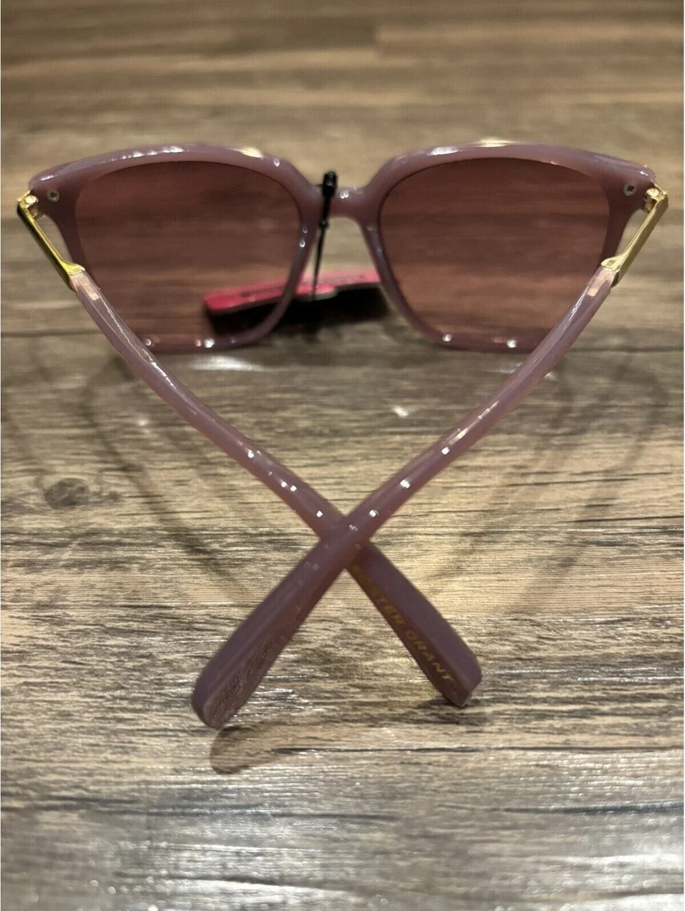 Foster Grant Sunglasses Womens NWT Minimalist Retro Trendy Sleek Luxe Timeless